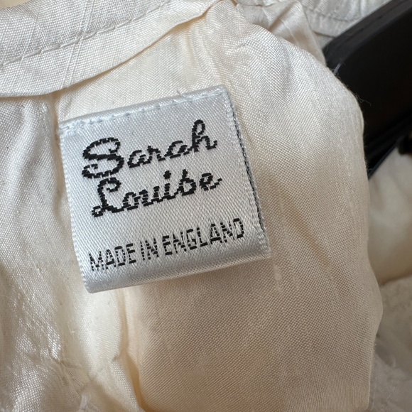 Exceptional 'Sarah Louise' of England Silk and Lace Baby's Christening Gown - Picture 3 of 8